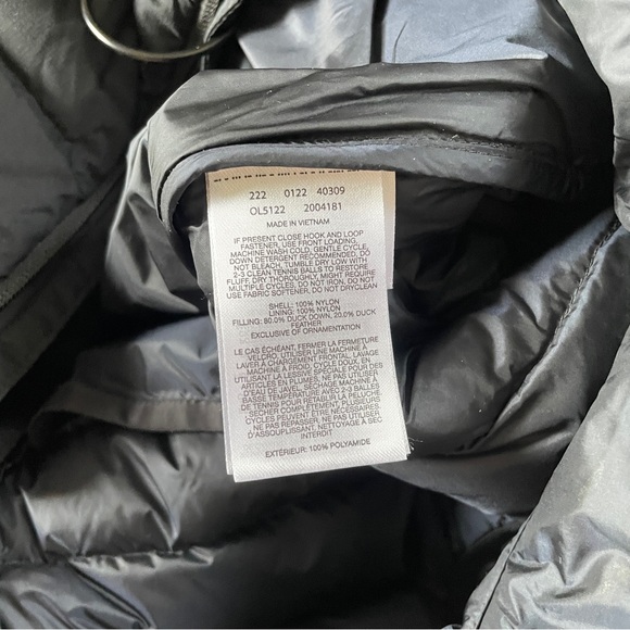 Mountain Hardwear Deloro Down Vest (Black) - Picture 12 of 12